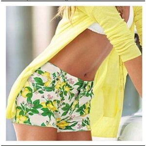 Victoria Secret | Victoria Secret London Lemon 🍋 Print Boyfriend Shorts Sz 8